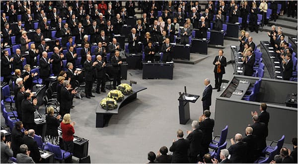 World Marks International Holocaust Remembrance Day